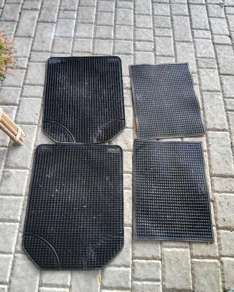 Tappettini in gomma per auto universali