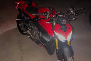 DUCATI STREETFIGHTER V2S 2025
