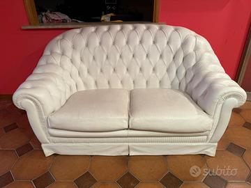 Divano e poltrone stile chesterfield