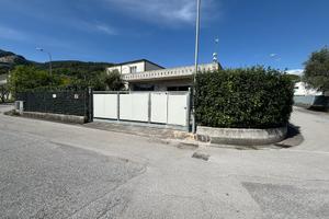 Capannone zona P.I.P