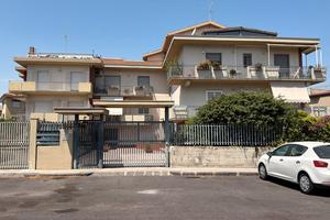 Appartamento con ampio Terrazzo -IMMOBILIARE GROUP
