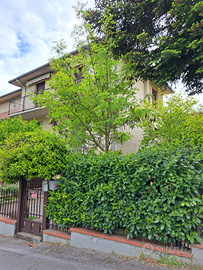 Bifamiliare su 2 livelli posizione tranquilla