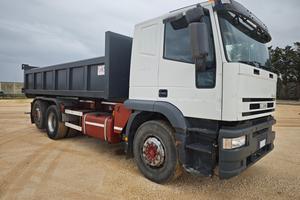 IVECO EuroTech 350 con gancio scarrabile 26 ton