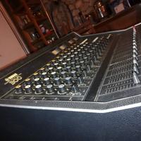 Mixer amplificato Yamaha EM 300 – Suono analogico 
