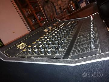 Mixer amplificato Yamaha EM 300 – Suono analogico 