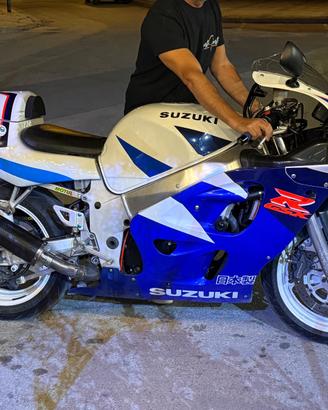 Suzuki gsx-r 600 SRAD