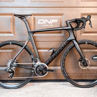 Bici da corsa PINARELLO PARIS RIVAL AXS ⚫