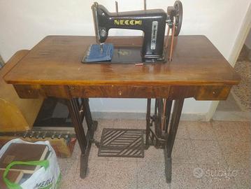 macchina da cucire Necchi d'epoca