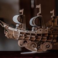 Veliero su piedistallo in legno, da tavolo, in 3D