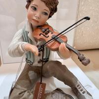 Bambola Sibania ragazzo che suona il violino c18