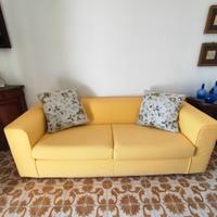 Divano Giallo 2/3 posti+Cuscini - Poltrone e Sofà 