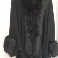 mantella con pelliccia sintetica 