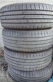 Treno Gomme auto 215/55 r17 Good Year