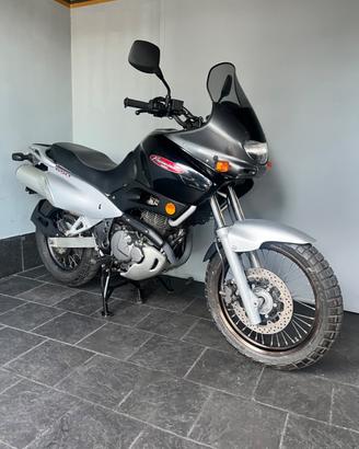 Suzuki XF Freewind 650 Enduro Stradale