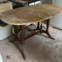 Tavolo in legno e marmo