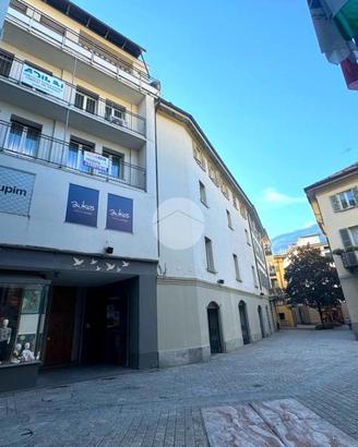 3 LOCALI A SONDRIO