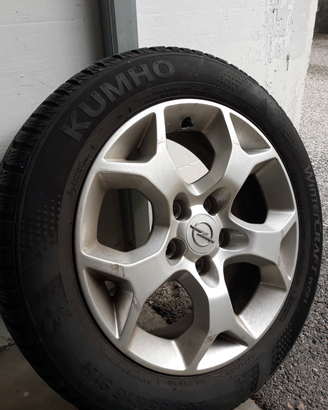 4 gomme inverna KUMHO completi di cerchi in lega