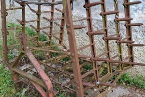 Erpice  a tre sezioni con  denti fissi 