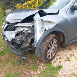 auto incidentata marciante