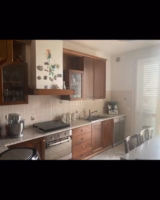 Cucina componibile con elettrodomestici