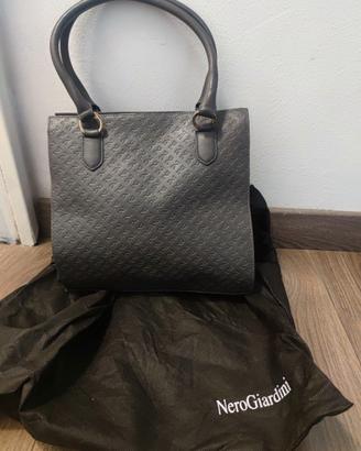 Borsa grigia Nero giardini