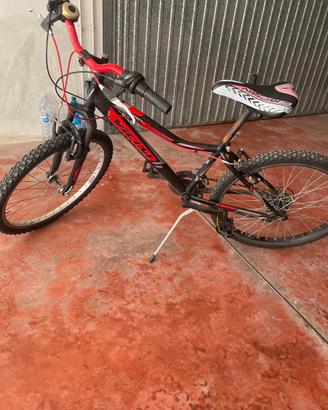 Bici MTB Moma nera/rossa