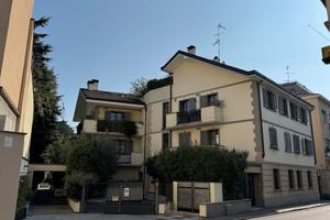 Appartamento con taverna e area esterna