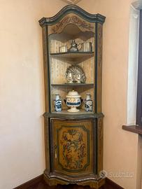 Angoliera antica stile veneziano.