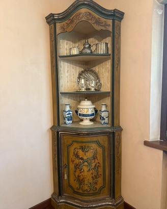 Angoliera antica stile veneziano.