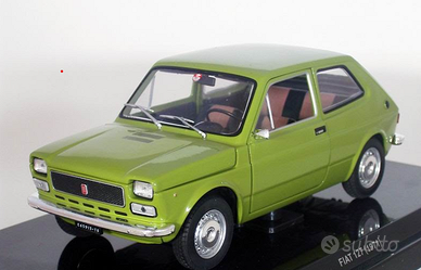FIAT 127 SCALA 1/24 CON BASETTA COME NUOVA