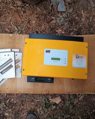 inverter e regolatore di carica ad isola, off grid