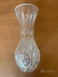 Vaso vintage in cristallo lavorato molato