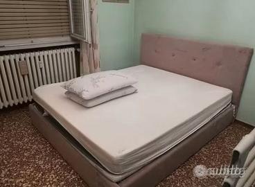 Letto matrimoniale con contenitore senza materasso