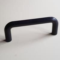 MANIGLIA nera interasse 64 mm per mobili