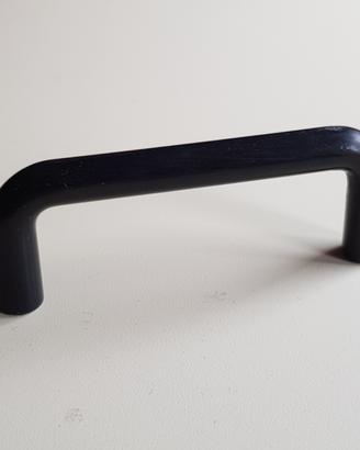 MANIGLIA nera interasse 64 mm per mobili