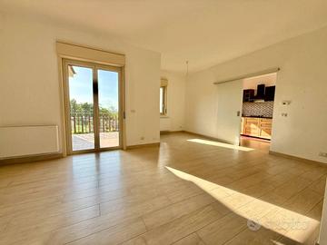 4 Vani + Terrazzino (Viale Angelo Vasta)