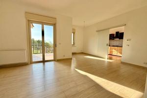 4 Vani + Terrazzino (Viale Angelo Vasta)