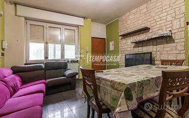 3 LOCALI CON BOX E CANTINA VICONO AL CENTRO