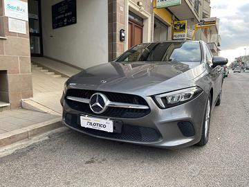 MERCEDES-BENZ A 180 d Automatic Business Led Na