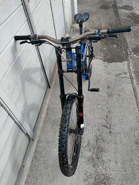 Kona Stinky 26” Freeride / Downhill – Marzocchi Bo