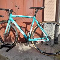 Bici da corsa Bianchi via nirone 7