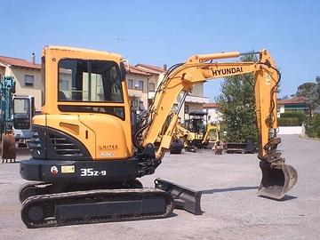 Miniescavatore usato HYUNDAI Robex 35Z-9