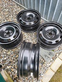 cerchi in ferro come nuovi 15"
