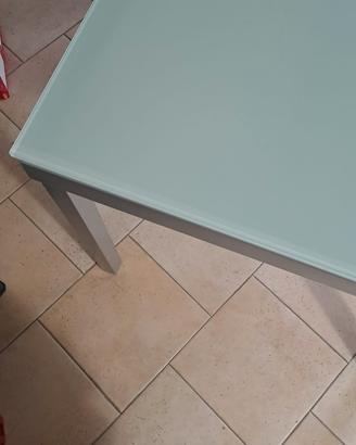 Tavolo e sedie a Castagneto Carducci 