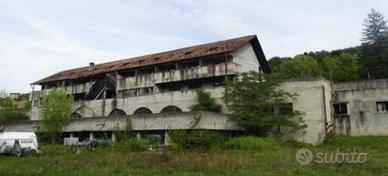 Immobile in asta di 1439 m² con 1 locale a Ton