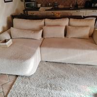 divano letto con tessuto antigraffio