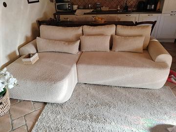 divano letto con tessuto antigraffio