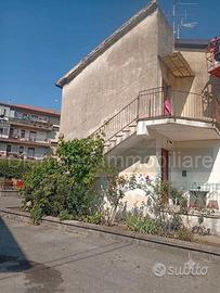 Appartamento con garage e orto a Linguaglossa