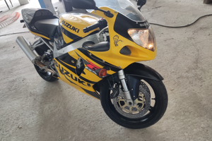 Moto Suzuki GSX R750