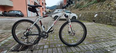 Bicicletta Rockrider 5.3